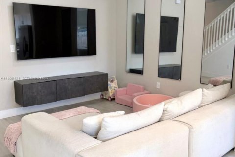 Купить таунхаус в Майами, Флорида 3 спальни, 116.69м2, № 2040312 - фото 5