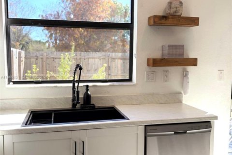 Купить таунхаус в Майами, Флорида 3 спальни, 116.69м2, № 2040312 - фото 11