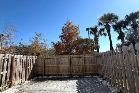 Купить таунхаус в Майами, Флорида 3 спальни, 116.69м2, № 2040312 - фото 22