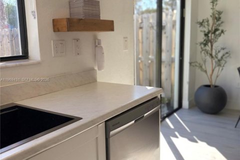 Купить таунхаус в Майами, Флорида 3 спальни, 116.69м2, № 2040312 - фото 13