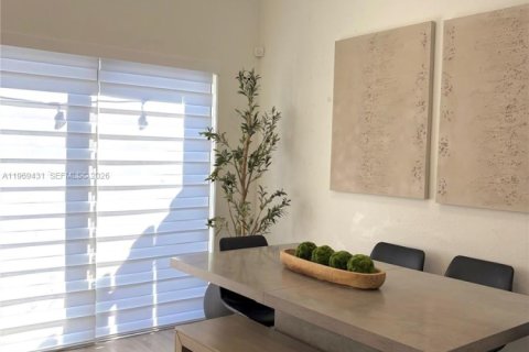 Купить таунхаус в Майами, Флорида 3 спальни, 116.69м2, № 2040312 - фото 23