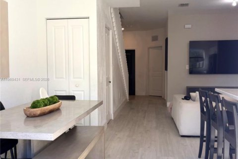 Купить таунхаус в Майами, Флорида 3 спальни, 116.69м2, № 2040312 - фото 20