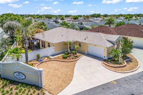 House in The Villages, Florida 3 bedrooms, 148.83 sq.m. № 2101655