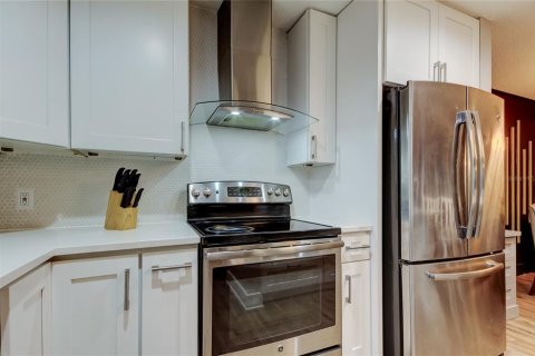 Condo in Tampa, Florida, 2 bedrooms  № 1800194 - photo 20