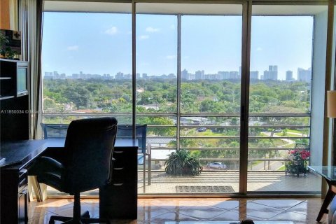 Condo in North Miami Beach, Florida, 1 bedroom  № 1857016 - photo 5