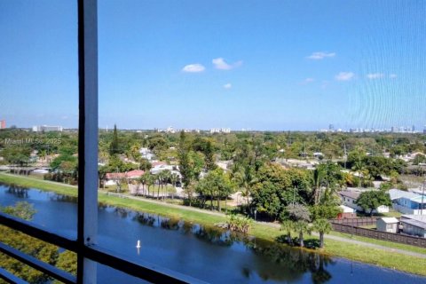 Condo in North Miami Beach, Florida, 1 bedroom  № 1857016 - photo 4