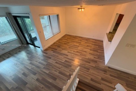 Townhouse in Coral Springs, Florida 3 bedrooms, 140.28 sq.m. № 2062022 - photo 8