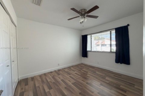 Townhouse in Coral Springs, Florida 3 bedrooms, 140.28 sq.m. № 2062022 - photo 16