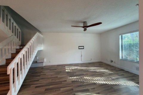 Townhouse in Coral Springs, Florida 3 bedrooms, 140.28 sq.m. № 2062022 - photo 6