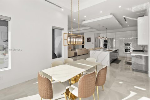House in Fort Lauderdale, Florida 4 bedrooms, 288 sq.m. № 1475510 - photo 10