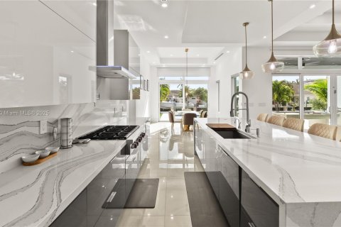 House in Fort Lauderdale, Florida 4 bedrooms, 288 sq.m. № 1475510 - photo 15