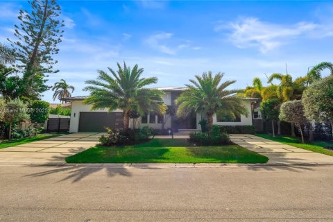 House in Fort Lauderdale, Florida 4 bedrooms, 288 sq.m. № 1475510 - photo 3