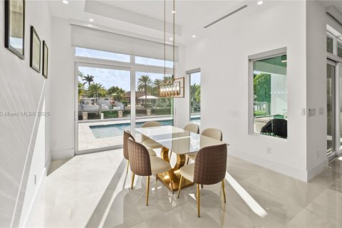 House in Fort Lauderdale, Florida 4 bedrooms, 288 sq.m. № 1475510 - photo 11