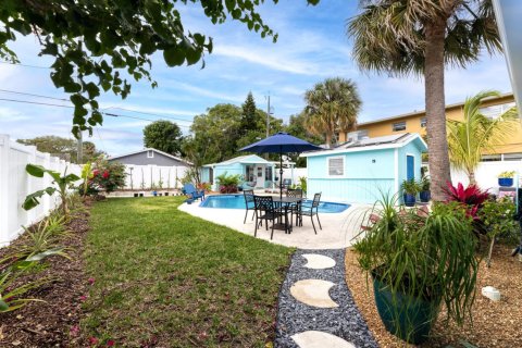 House in Lake Worth, Florida 3 bedrooms, 114.83 sq.m. № 1055066 - photo 1
