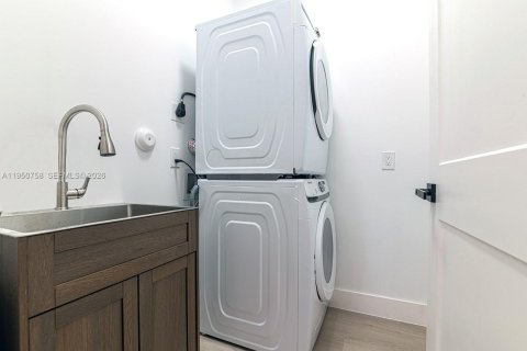 Купить таунхаус в Майами, Флорида 3 спальни, 163.97м2, № 2007639 - фото 22