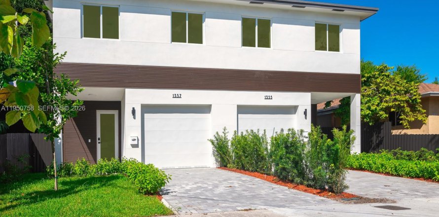 Таунхаус в Майами, Флорида 3 спальни, 163.97м2 № 2007639