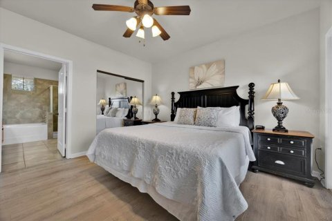 Condo in Davenport, Florida, 3 bedrooms  № 1733181 - photo 12