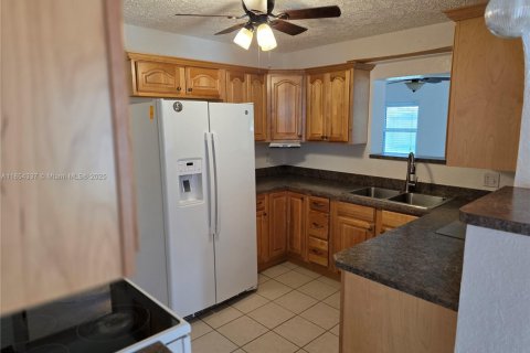 Villa ou maison à louer à St. Lucie, Floride: 3 chambres, 194.35 m2 № 1981799 - photo 14