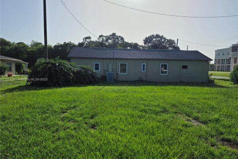 Villa ou maison à louer à St. Lucie, Floride: 3 chambres, 194.35 m2 № 1981799 - photo 5