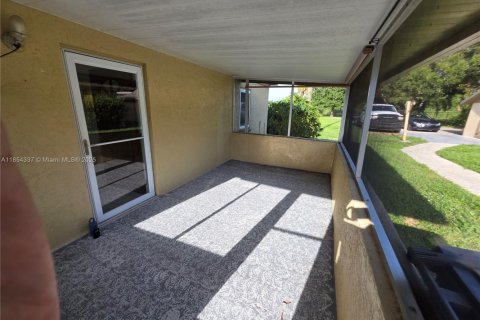 Villa ou maison à louer à St. Lucie, Floride: 3 chambres, 194.35 m2 № 1981799 - photo 7