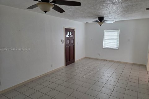 Villa ou maison à louer à St. Lucie, Floride: 3 chambres, 194.35 m2 № 1981799 - photo 19