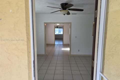 Villa ou maison à louer à St. Lucie, Floride: 3 chambres, 194.35 m2 № 1981799 - photo 16