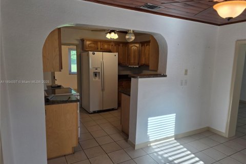 Villa ou maison à louer à St. Lucie, Floride: 3 chambres, 194.35 m2 № 1981799 - photo 12