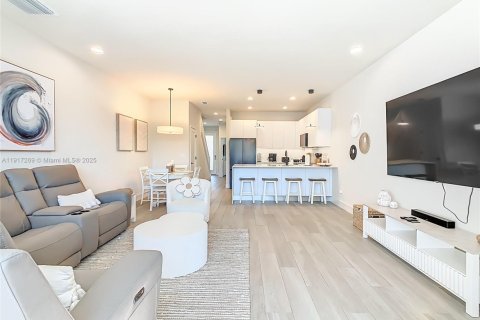 Villa ou maison à vendre à Clermont, Floride: 3 chambres, 210.52 m2 № 2082570 - photo 23