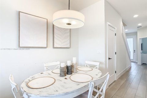 Villa ou maison à vendre à Clermont, Floride: 3 chambres, 210.52 m2 № 2082570 - photo 19