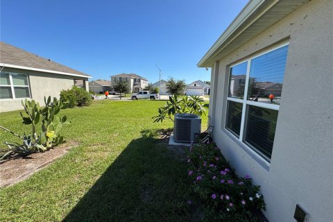 Villa ou maison à louer à Wimauma, Floride: 3 chambres, 140.84 m2 № 2428782 - photo 18
