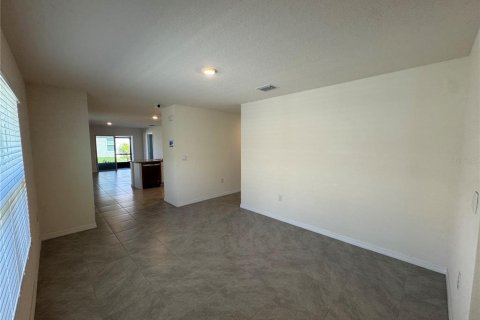 Villa ou maison à louer à Wimauma, Floride: 3 chambres, 140.84 m2 № 2428782 - photo 6