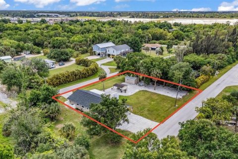Villa ou maison à Punta Gorda, Floride 4 chambres, 161.09 m2 № 2098134