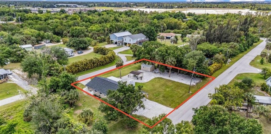 Villa ou maison à Punta Gorda, Floride 4 chambres, 161.09 m2 № 2098134