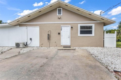 Villa ou maison à vendre à Punta Gorda, Floride: 4 chambres, 161.09 m2 № 2098134 - photo 24