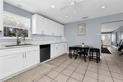 Villa ou maison à vendre à Punta Gorda, Floride: 4 chambres, 161.09 m2 № 2098134 - photo 7