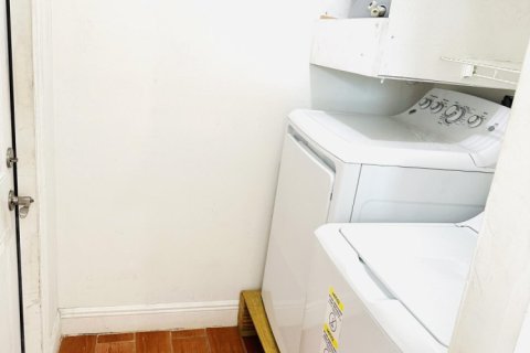 Propiedad comercial en alquiler en West Palm Beach, Florida, 2 dormitorios, 83.61 m2 № 1159547 - foto 1