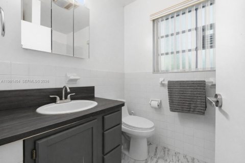 Купить виллу или дом в Майами, Флорида 4 спальни, 218.97м2, № 2052284 - фото 10
