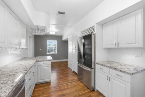 Купить виллу или дом в Майами, Флорида 4 спальни, 218.97м2, № 2052284 - фото 6