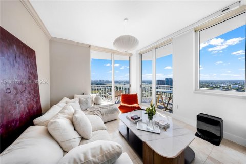 Condo in Hallandale Beach, Florida, 2 bedrooms № 2402461 - photo 6