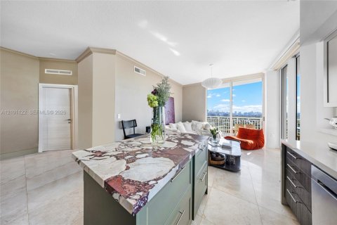 Condo in Hallandale Beach, Florida, 2 bedrooms  № 2402461