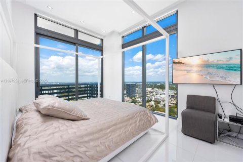Condo in Miami, Florida, 4 bedrooms № 2399644 - photo 14
