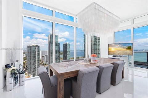Condo in Miami, Florida, 4 bedrooms № 2399644 - photo 5