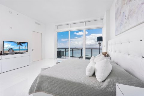 Condo in Miami, Florida, 4 bedrooms № 2399644 - photo 8