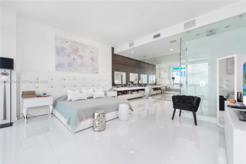 Condo in Miami, Florida, 4 bedrooms № 2399644 - photo 11