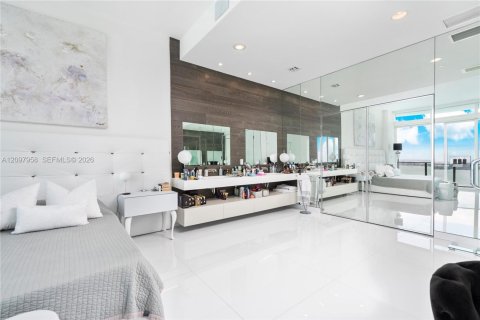 Condo in Miami, Florida, 4 bedrooms № 2399644 - photo 9