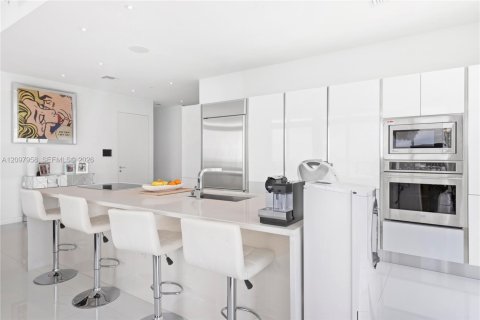 Condo in Miami, Florida, 4 bedrooms № 2399644 - photo 7