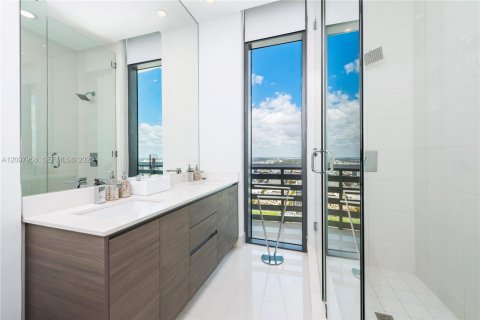 Condo in Miami, Florida, 4 bedrooms № 2399644 - photo 13