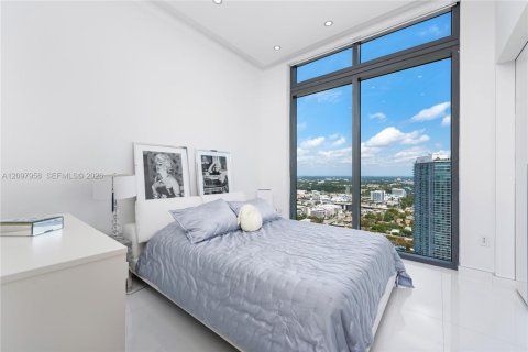 Condo in Miami, Florida, 4 bedrooms № 2399644 - photo 12