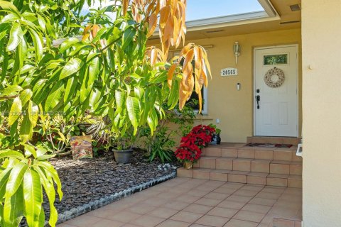 Casa en venta en Cutler Bay, Florida, 3 dormitorios, 187.38 m2 № 1993783 - foto 25