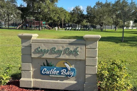 Casa en venta en Cutler Bay, Florida, 3 dormitorios, 187.38 m2 № 1993783 - foto 18